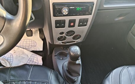 Renault Logan I, 2005 год, 215 000 рублей, 12 фотография