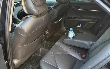 Toyota Camry, 2021 год, 1 700 000 рублей, 8 фотография