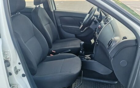 Renault Logan II, 2017 год, 580 000 рублей, 11 фотография