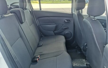 Renault Logan II, 2017 год, 580 000 рублей, 14 фотография