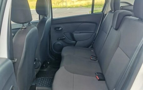 Renault Logan II, 2017 год, 580 000 рублей, 20 фотография