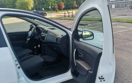 Renault Logan II, 2017 год, 580 000 рублей, 19 фотография