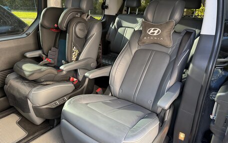 Hyundai Staria, 2023 год, 5 950 000 рублей, 3 фотография