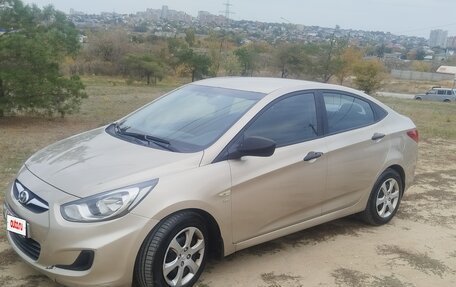 Hyundai Solaris II рестайлинг, 2011 год, 627 000 рублей, 2 фотография