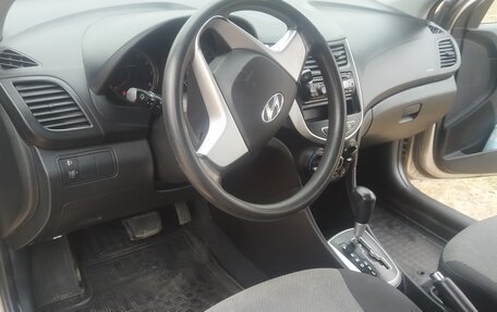 Hyundai Solaris II рестайлинг, 2011 год, 627 000 рублей, 9 фотография