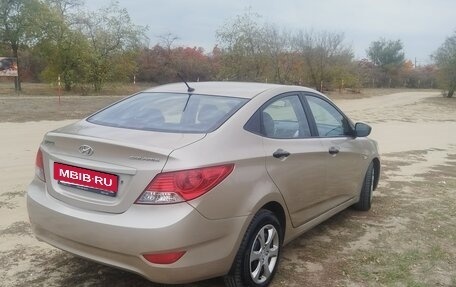 Hyundai Solaris II рестайлинг, 2011 год, 627 000 рублей, 4 фотография