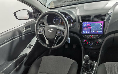 Hyundai Solaris II рестайлинг, 2011 год, 579 000 рублей, 13 фотография
