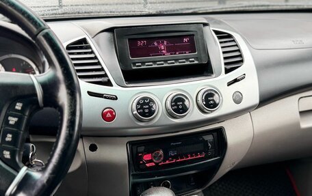 Mitsubishi L200 IV рестайлинг, 2012 год, 1 350 000 рублей, 11 фотография