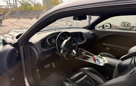 Dodge Challenger III рестайлинг 2, 2018 год, 2 000 000 рублей, 6 фотография
