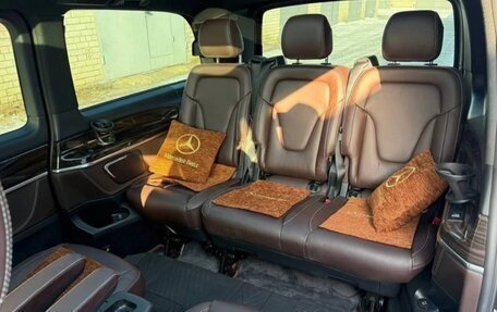 Mercedes-Benz V-Класс, 2016 год, 6 350 000 рублей, 5 фотография