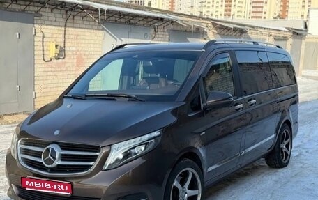 Mercedes-Benz V-Класс, 2016 год, 6 350 000 рублей, 1 фотография