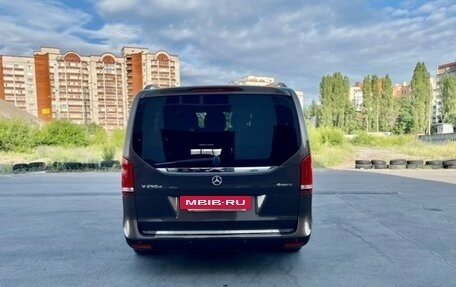 Mercedes-Benz V-Класс, 2016 год, 6 350 000 рублей, 10 фотография