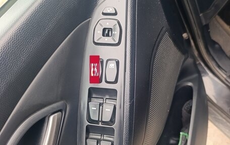 Hyundai ix35 I рестайлинг, 2010 год, 880 000 рублей, 8 фотография