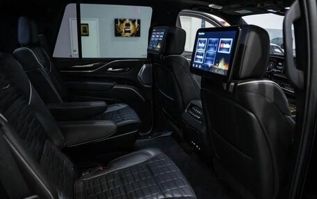 Cadillac Escalade V, 2023 год, 12 900 000 рублей, 19 фотография