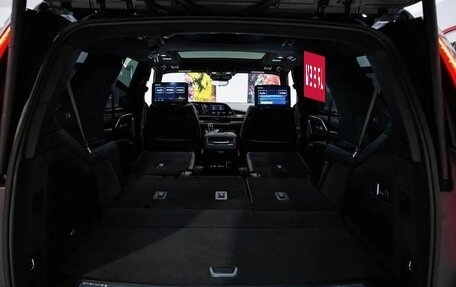 Cadillac Escalade V, 2023 год, 12 900 000 рублей, 22 фотография