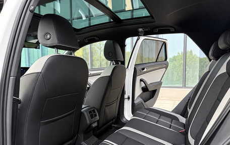 Volkswagen T-Roc I, 2023 год, 1 890 000 рублей, 13 фотография