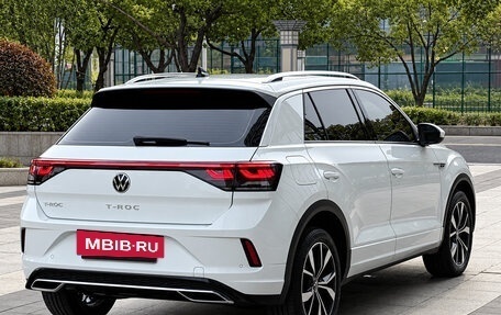 Volkswagen T-Roc I, 2023 год, 1 890 000 рублей, 6 фотография