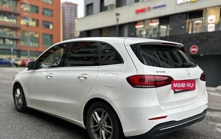 Mercedes-Benz B-Класс, 2019 год, 2 100 000 рублей, 6 фотография