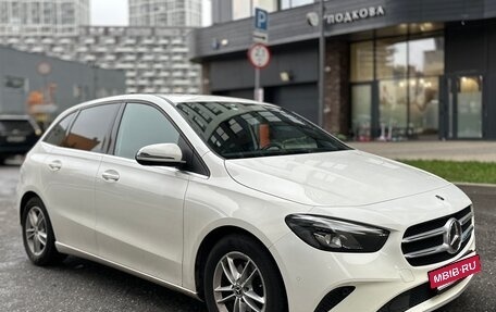 Mercedes-Benz B-Класс, 2019 год, 2 100 000 рублей, 3 фотография