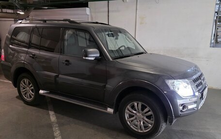 Mitsubishi Pajero IV, 2015 год, 3 990 000 рублей, 2 фотография