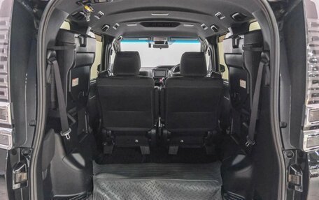 Toyota Voxy III, 2018 год, 1 899 000 рублей, 24 фотография