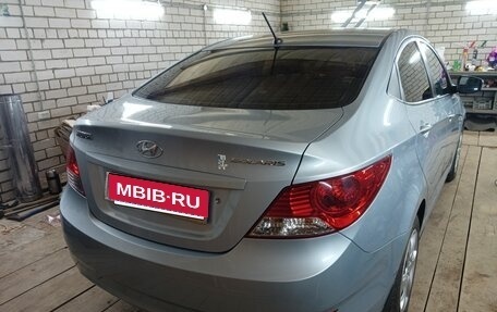 Hyundai Solaris II рестайлинг, 2011 год, 690 000 рублей, 3 фотография