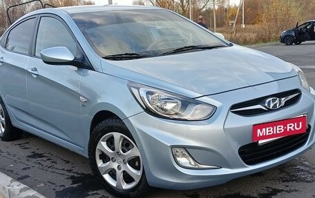 Hyundai Solaris II рестайлинг, 2011 год, 690 000 рублей, 13 фотография