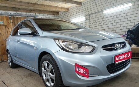 Hyundai Solaris II рестайлинг, 2011 год, 690 000 рублей, 1 фотография