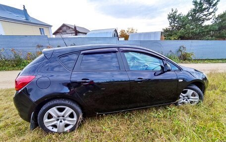 Opel Astra J, 2011 год, 780 000 рублей, 4 фотография