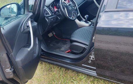 Opel Astra J, 2011 год, 780 000 рублей, 2 фотография