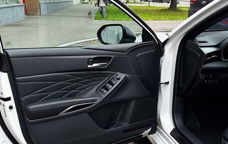 Toyota Avalon, 2022 год, 3 200 000 рублей, 9 фотография
