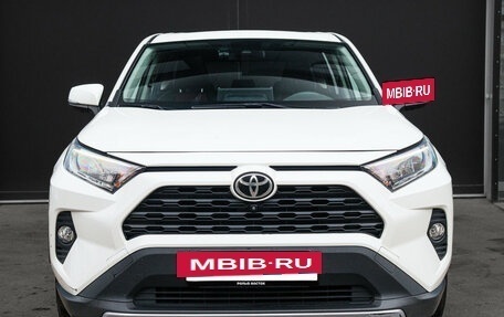 Toyota RAV4, 2020 год, 3 430 000 рублей, 2 фотография