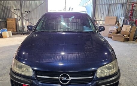Opel Omega B, 1998 год, 239 000 рублей, 1 фотография