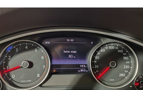 Volkswagen Touareg III, 2012 год, 1 939 000 рублей, 13 фотография