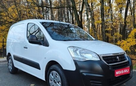 Peugeot Partner II рестайлинг 2, 2013 год, 530 000 рублей, 1 фотография