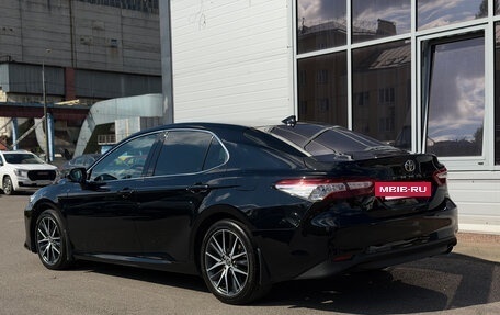 Toyota Camry, 2021 год, 3 300 000 рублей, 3 фотография