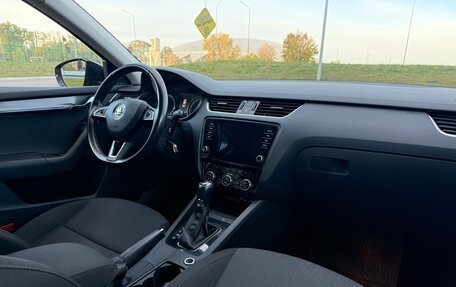 Skoda Octavia, 2017 год, 1 890 000 рублей, 20 фотография