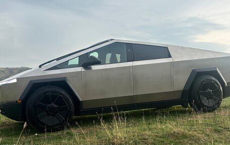 Tesla Cybertruck, 2024 год, 13 900 000 рублей, 5 фотография