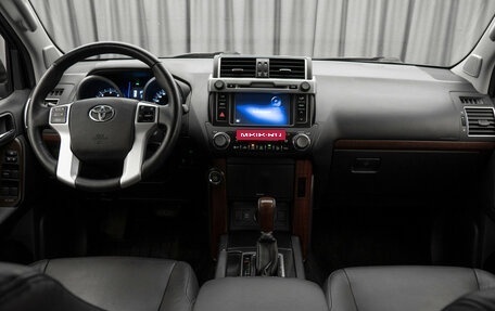 Toyota Land Cruiser Prado 150 рестайлинг 2, 2016 год, 3 150 000 рублей, 8 фотография