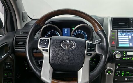 Toyota Land Cruiser Prado 150 рестайлинг 2, 2013 год, 2 499 000 рублей, 11 фотография