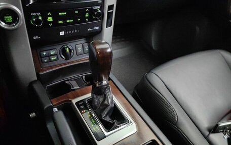 Toyota Land Cruiser Prado 150 рестайлинг 2, 2013 год, 2 499 000 рублей, 17 фотография