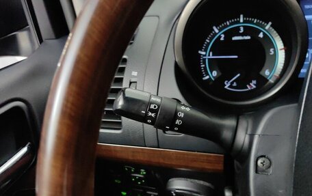 Toyota Land Cruiser Prado 150 рестайлинг 2, 2013 год, 2 499 000 рублей, 20 фотография