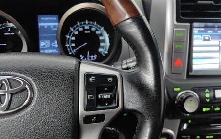 Toyota Land Cruiser Prado 150 рестайлинг 2, 2013 год, 2 499 000 рублей, 19 фотография