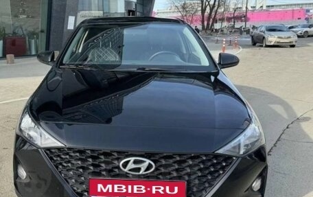 Hyundai Solaris II рестайлинг, 2021 год, 1 420 000 рублей, 1 фотография