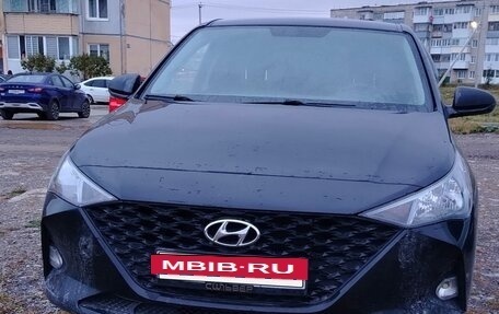 Hyundai Solaris II рестайлинг, 2021 год, 1 420 000 рублей, 7 фотография