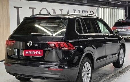 Volkswagen Tiguan II, 2020 год, 2 330 000 рублей, 6 фотография