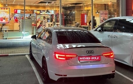 Audi A4, 2016 год, 2 450 000 рублей, 3 фотография