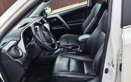 Toyota RAV4, 2018 год, 2 500 000 рублей, 11 фотография