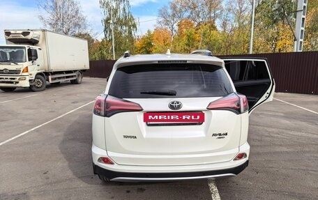 Toyota RAV4, 2018 год, 2 500 000 рублей, 4 фотография
