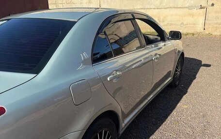 Toyota Avensis III рестайлинг, 2005 год, 690 000 рублей, 4 фотография